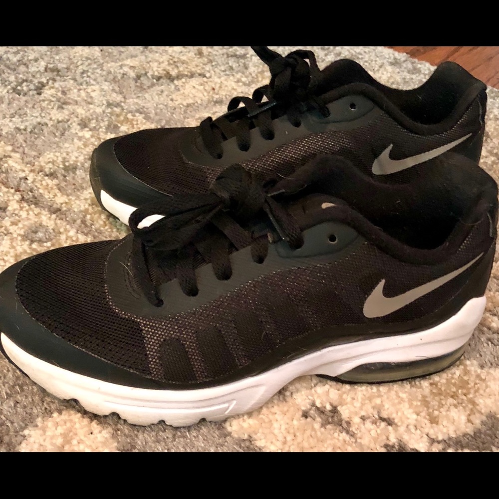 Nike Women’s Air Max size 7.5